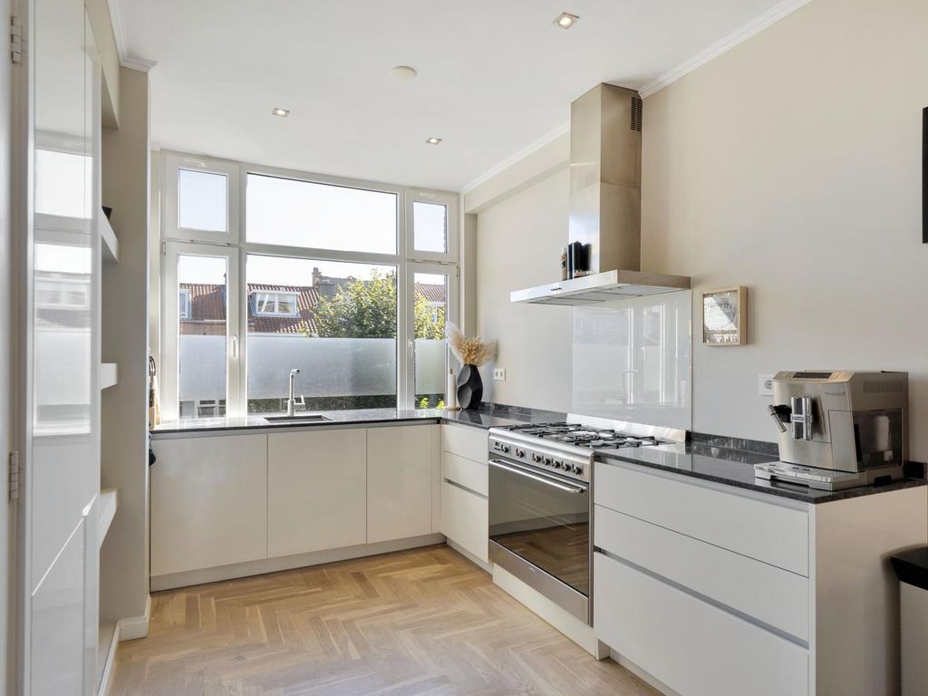 Morelstraat 126, 'S-GRAVENHAGE
