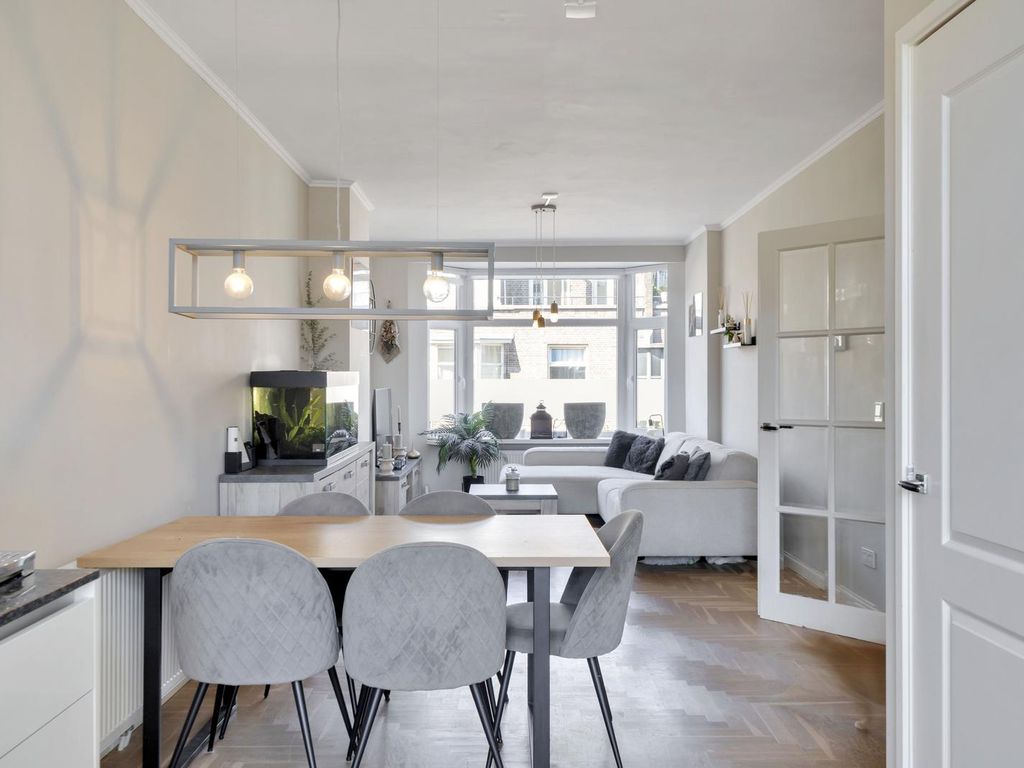 Morelstraat 126, 'S-GRAVENHAGE