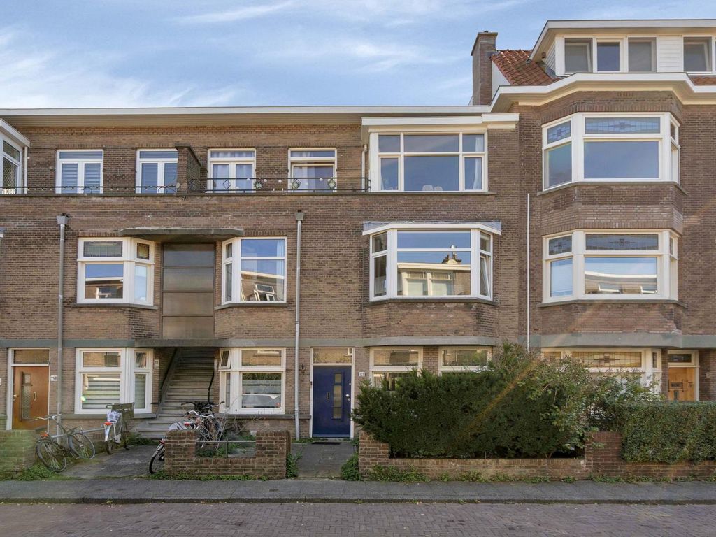 Morelstraat 126, 'S-GRAVENHAGE