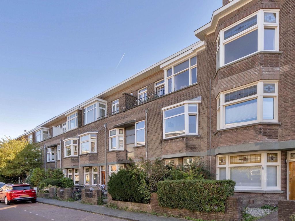 Morelstraat 126, 'S-GRAVENHAGE