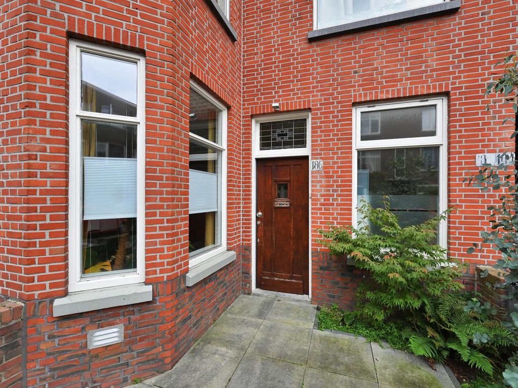 Lunterenstraat 186, 'S-GRAVENHAGE