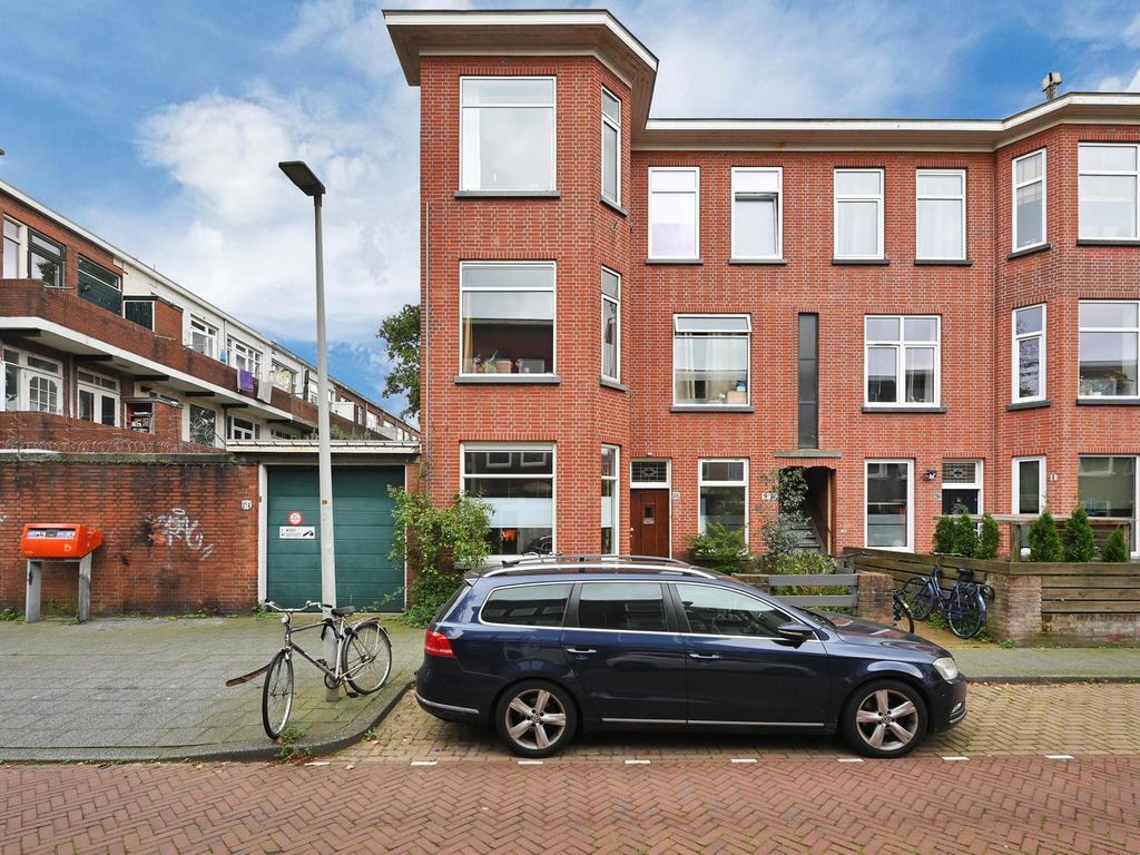 Lunterenstraat 186, 'S-GRAVENHAGE