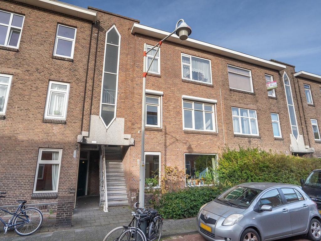 Bussumsestraat 157, 'S-Gravenhage