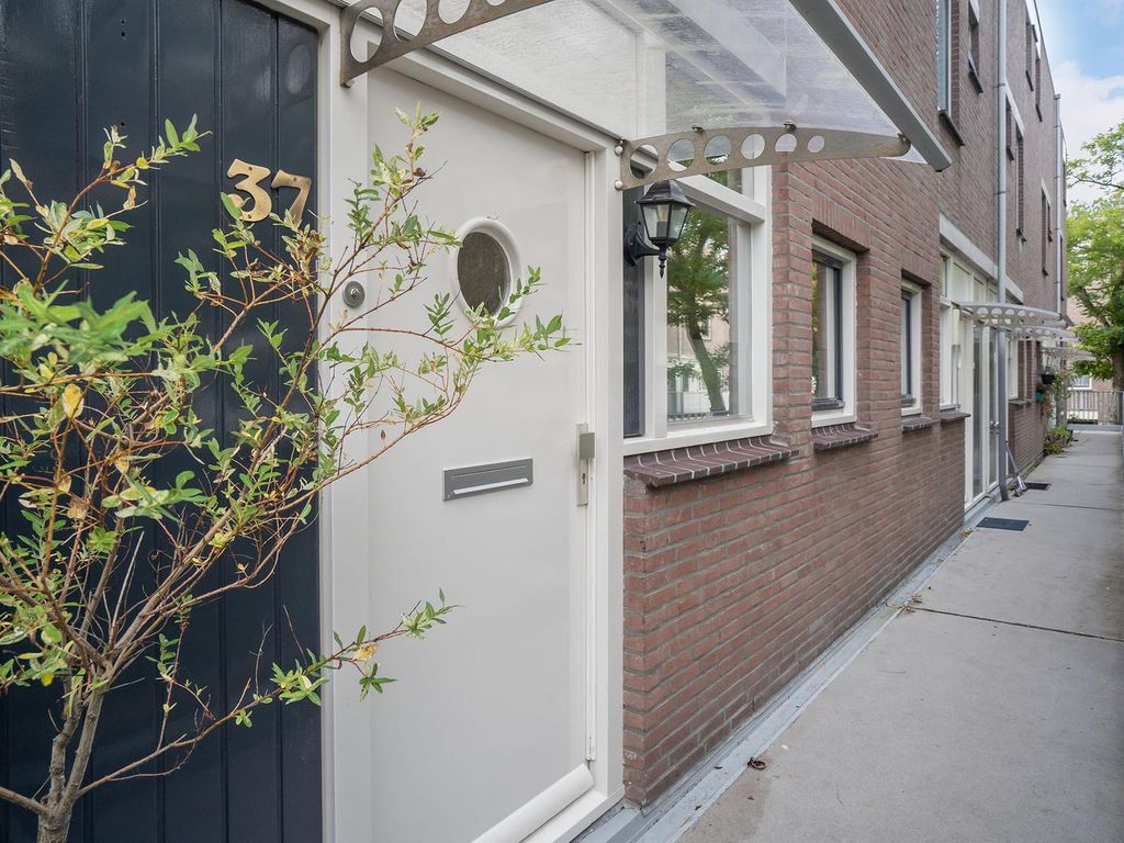 Albert Rousselstraat 37, 'S-Gravenhage