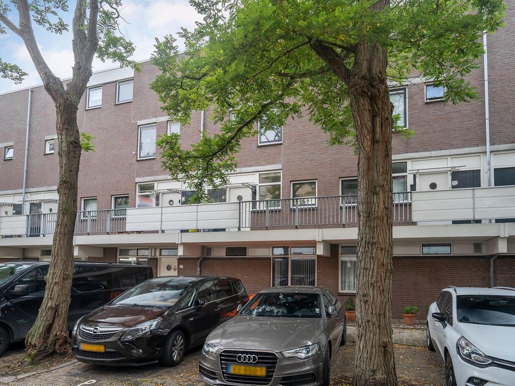 Albert Rousselstraat 37, 'S-Gravenhage