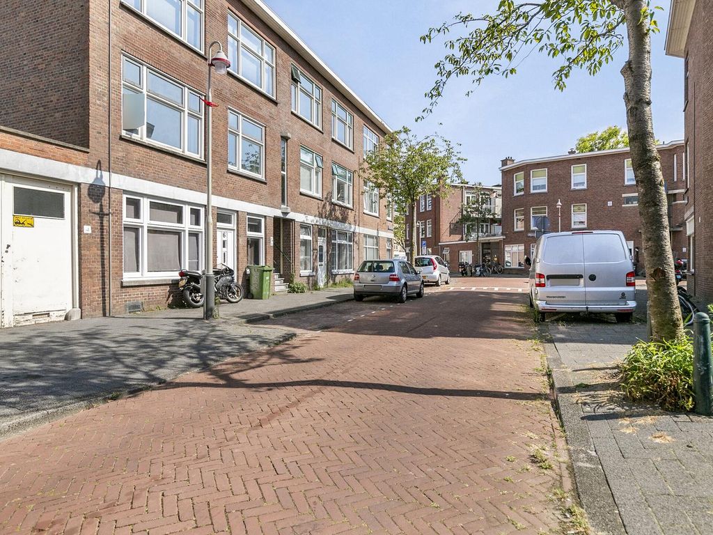 Reinwardtstraat 8, 'S-Gravenhage