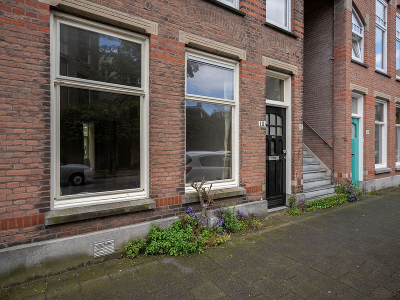 Voltastraat 18, 