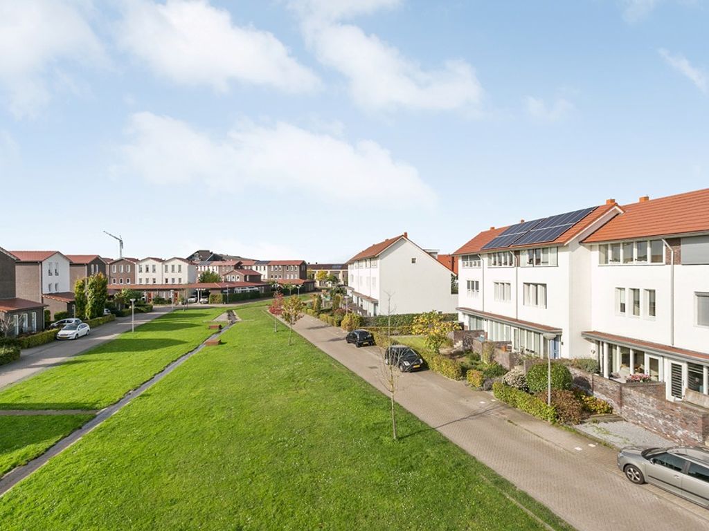 Zilvervlekpad 26, Rosmalen