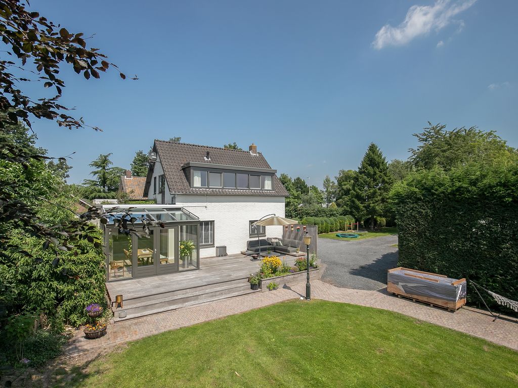 Parallelweg 11a, Hedel