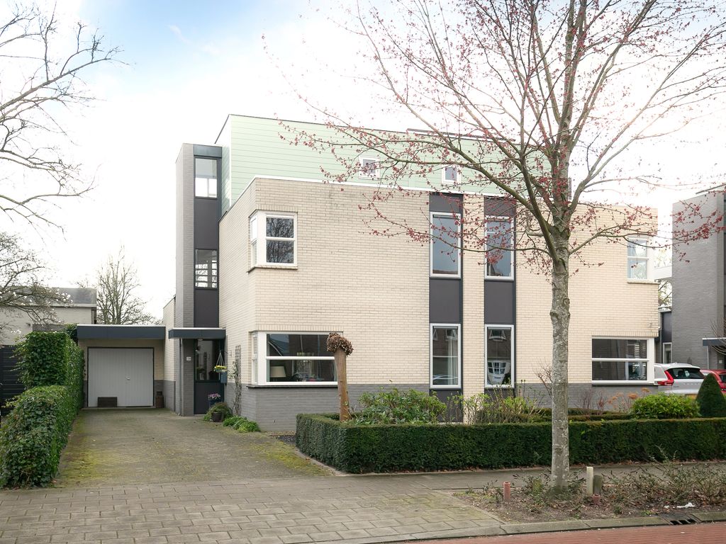 Deken van Baarstraat 34, Vlijmen