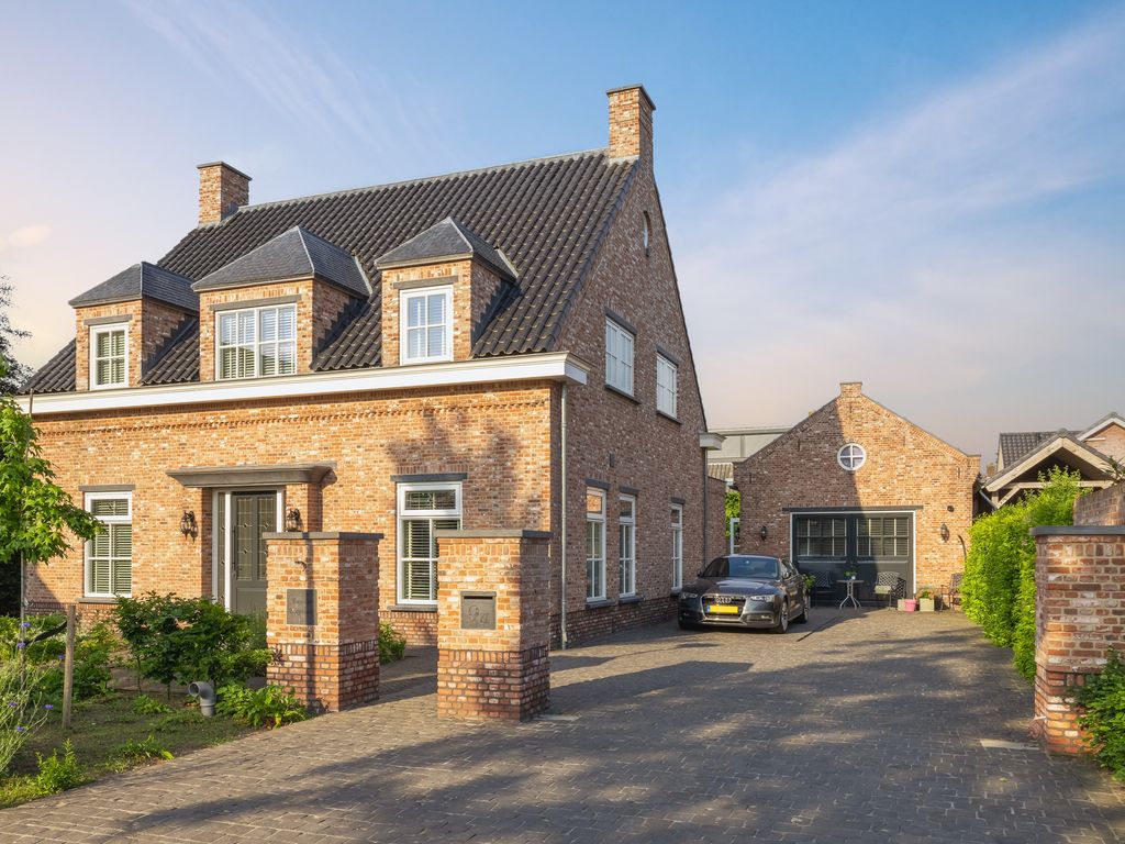 Eikenhof 9A, Rosmalen