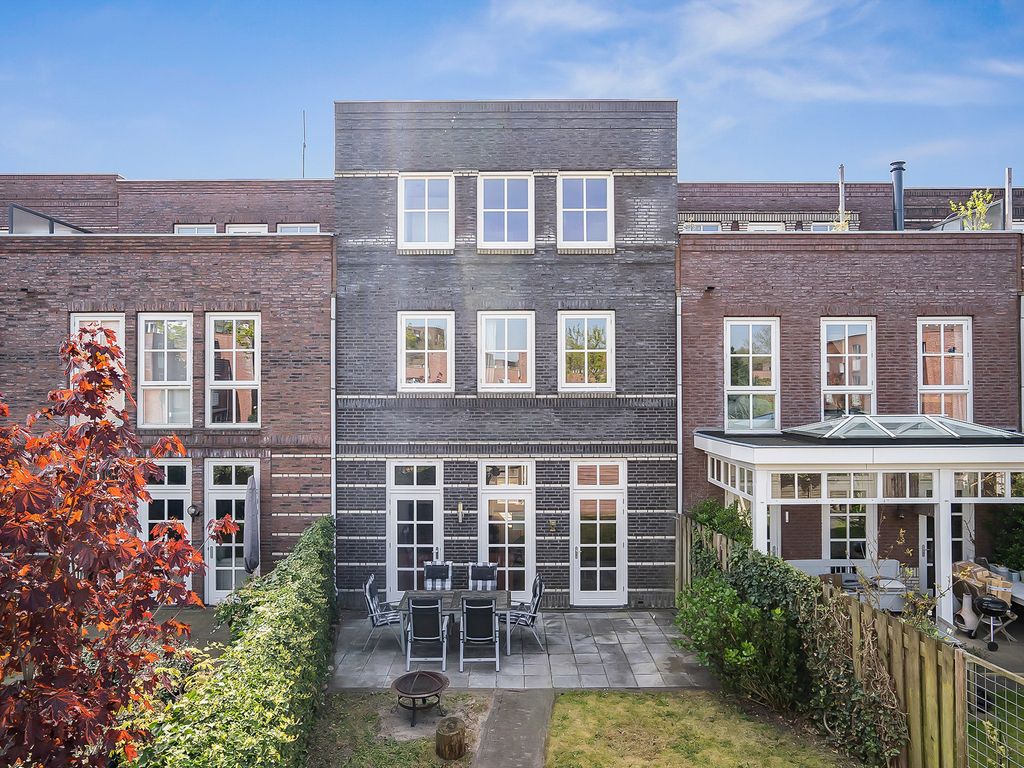 Oberon 46, 's-Hertogenbosch