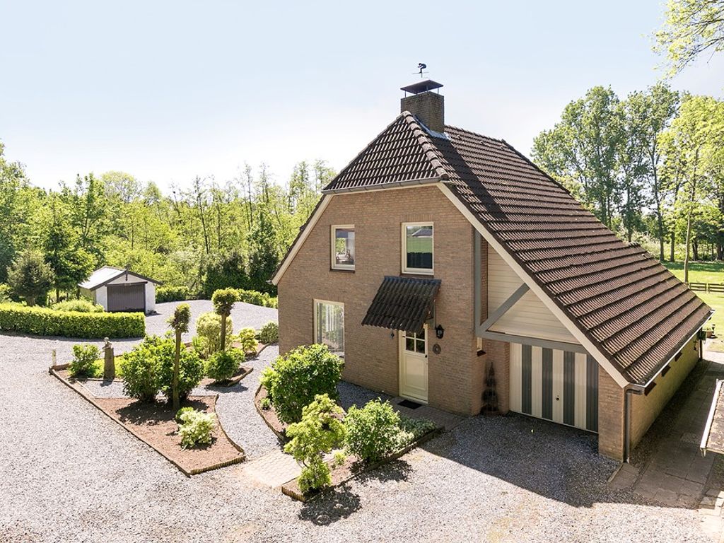 Voordijk 17, Vlijmen