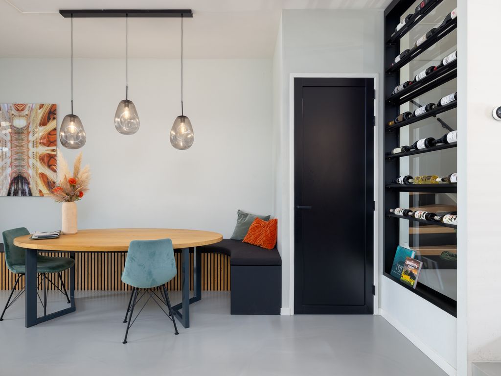 Oberon 4, 's-Hertogenbosch