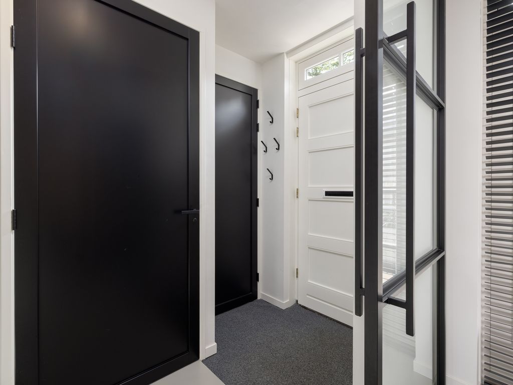 Oberon 4, 's-Hertogenbosch