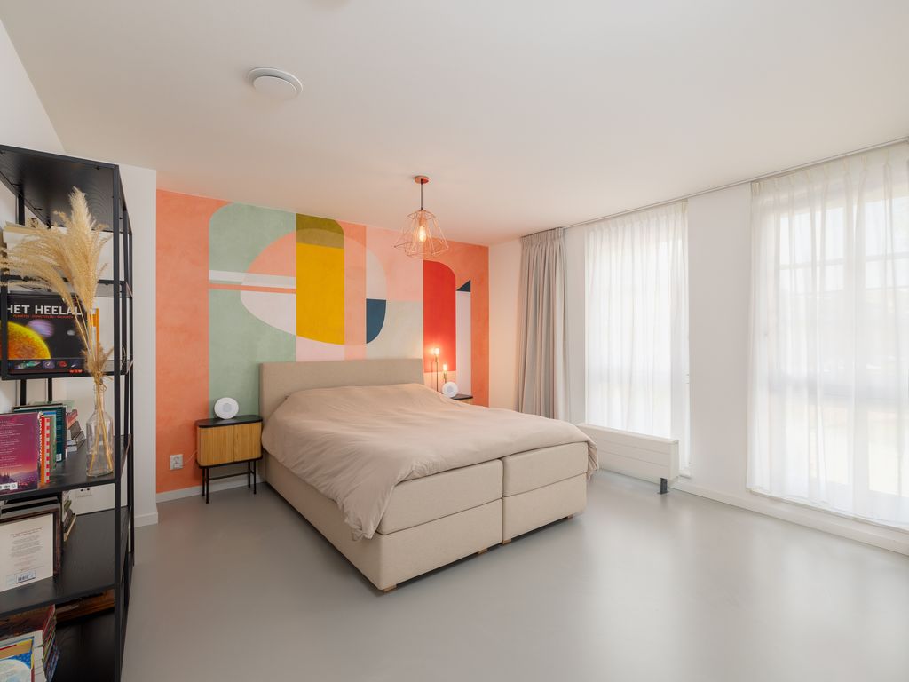 Oberon 4, 's-Hertogenbosch