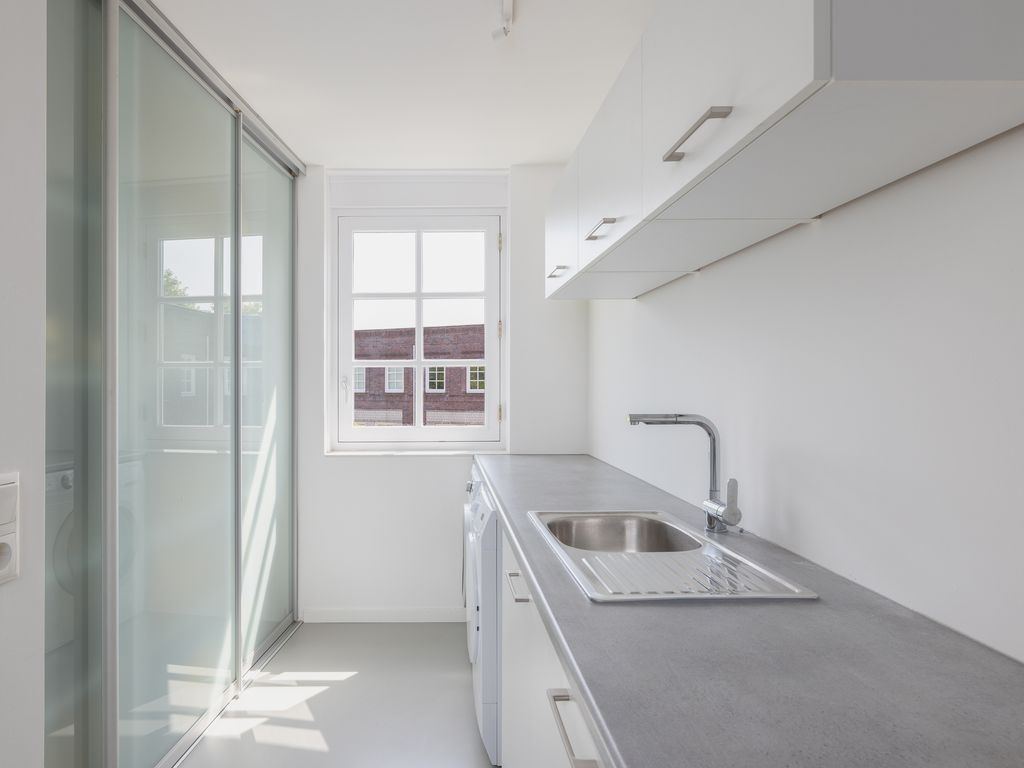 Oberon 4, 's-Hertogenbosch