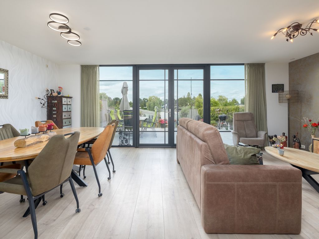 Maasdijk 45, Hedel