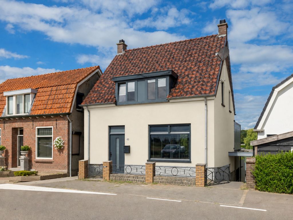Maasdijk 45, Hedel