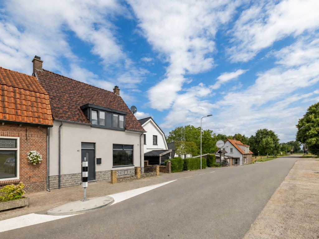 Maasdijk 45, Hedel