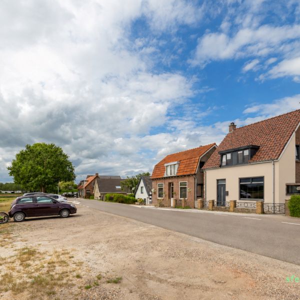 Maasdijk 45, Hedel