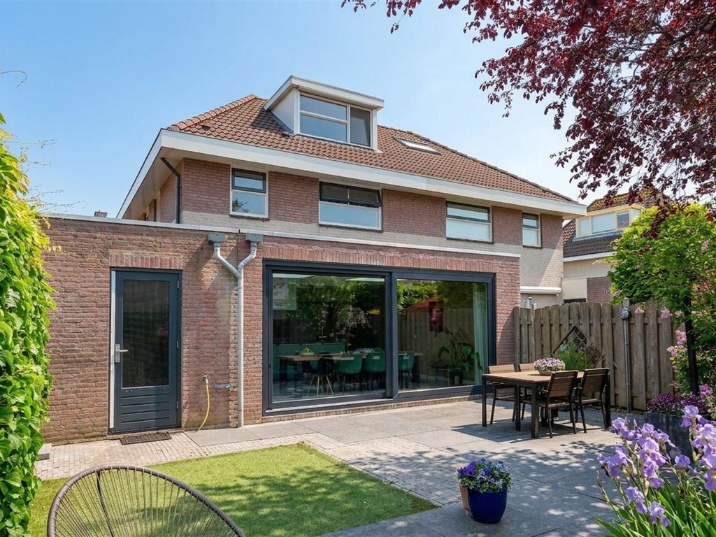 Regenwulplaan 34, 's-Hertogenbosch