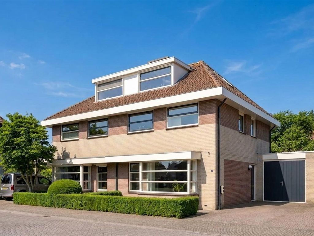 Regenwulplaan 34, 's-Hertogenbosch