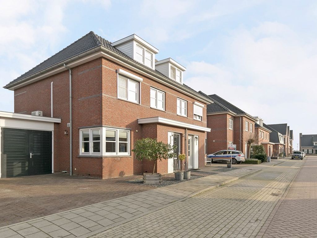 Klompenmakershof 32, Velddriel