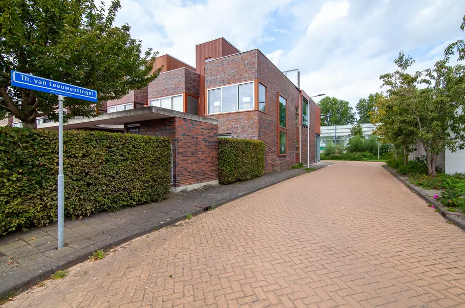 Th. Van Leeuwensingel 40