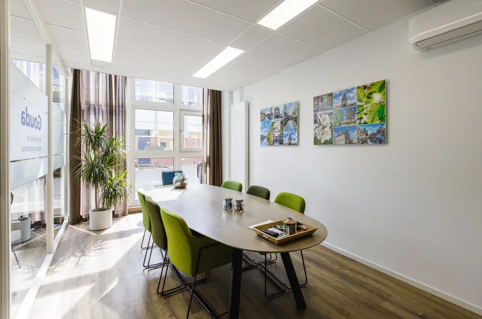 Nieuwe Gouwe O.Z. 9 10