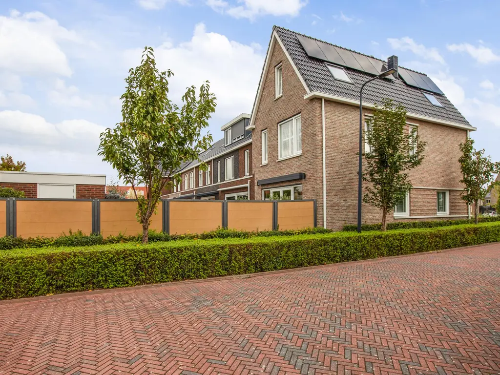 Veldesdoorn 11A, NIEUWVEEN