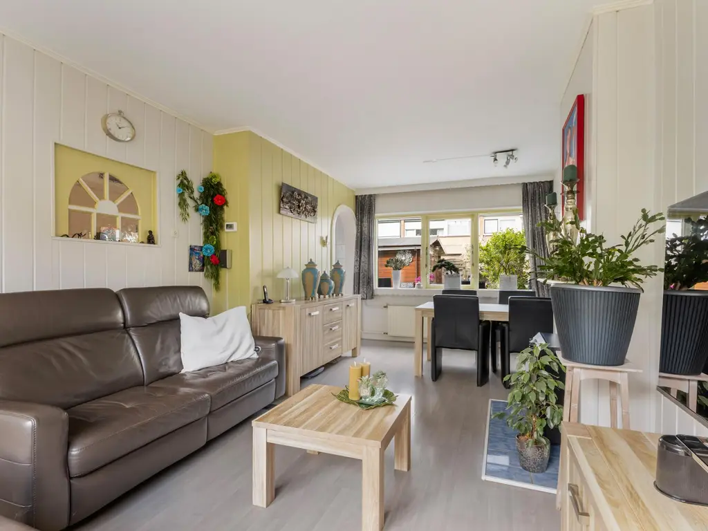 Oranjelaan 11, NIEUWKOOP