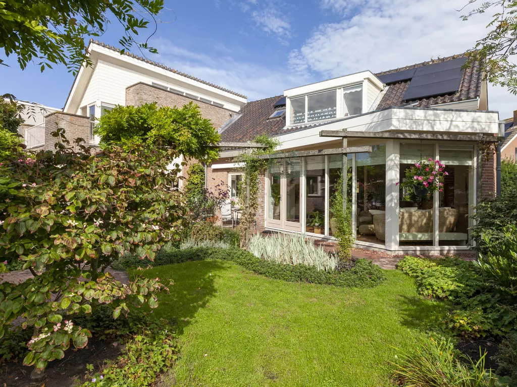 Meerbon 8, RIJNSATERWOUDE