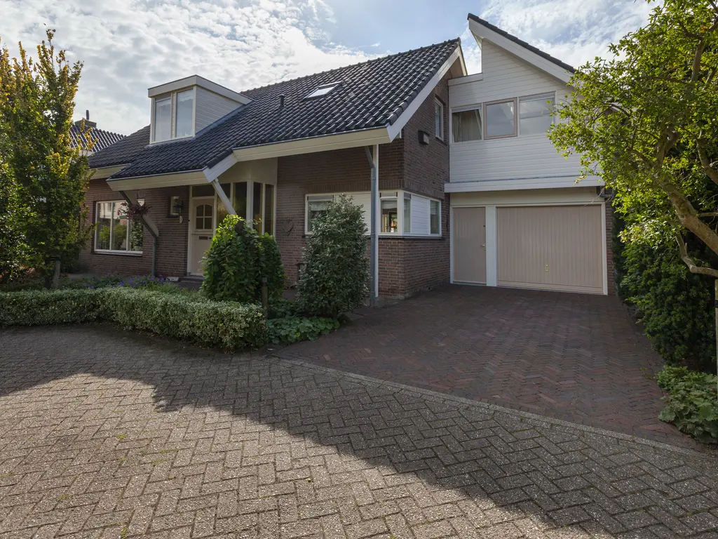 Meerbon 8, RIJNSATERWOUDE