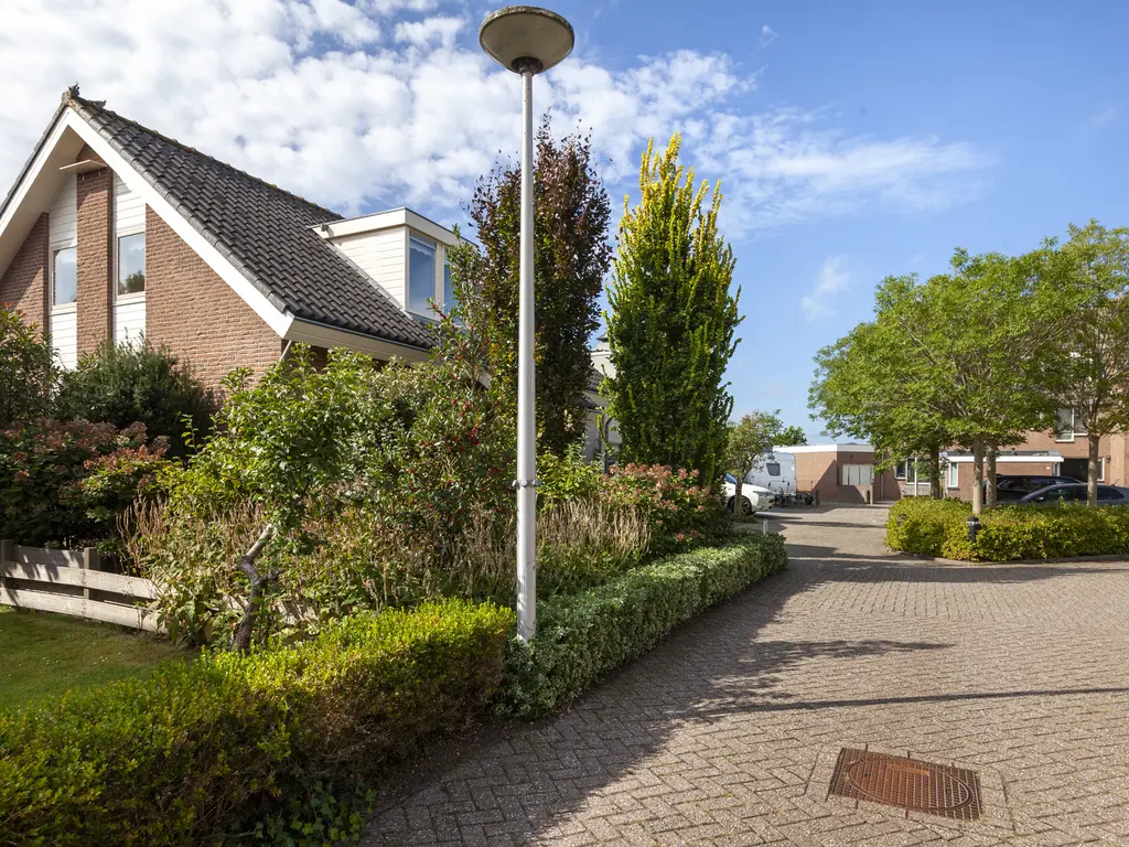 Meerbon 8, RIJNSATERWOUDE