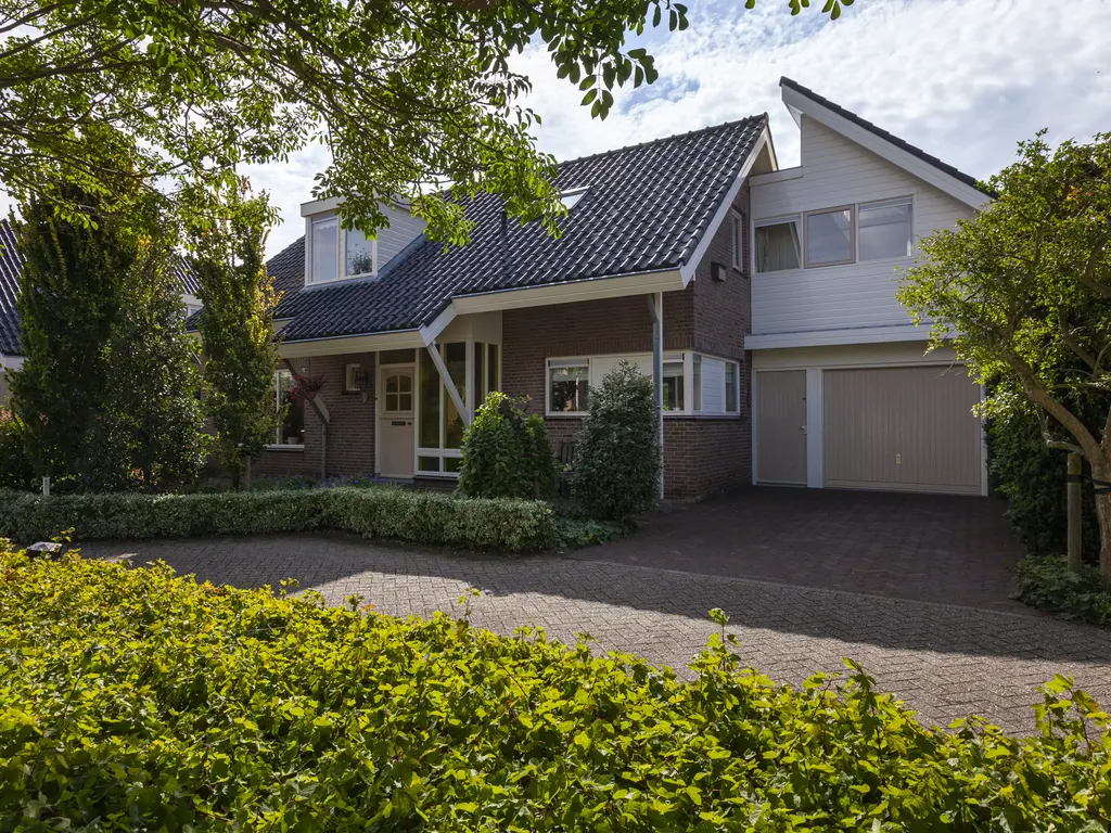 Meerbon 8, RIJNSATERWOUDE
