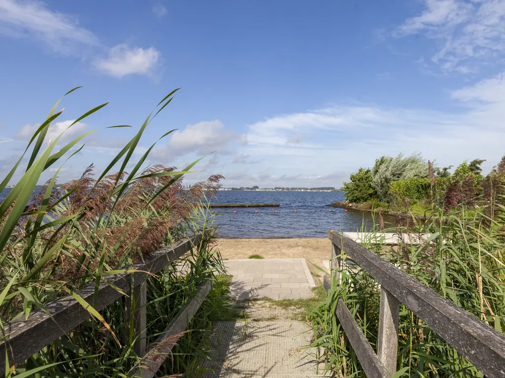 Meerbon 8, RIJNSATERWOUDE