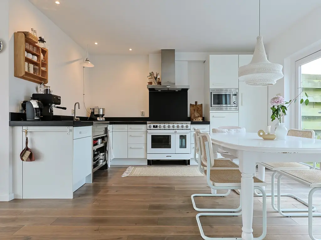 Stationsweg 10A, ZEVENHOVEN