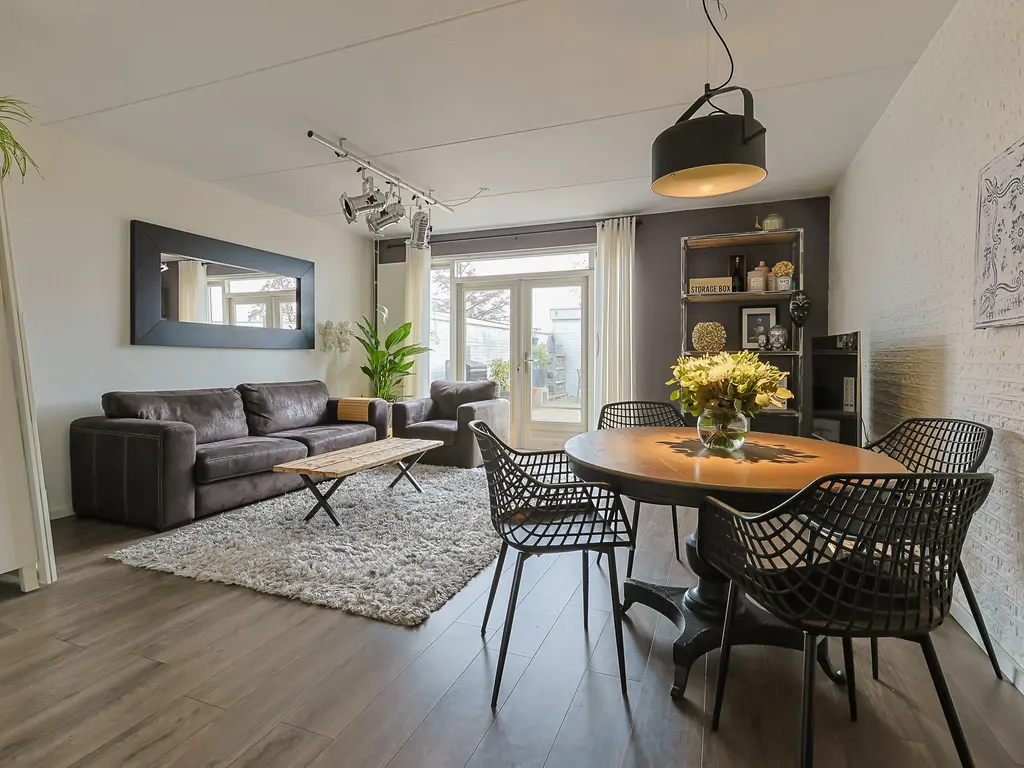 Vlasakker 15, ZEVENHOVEN