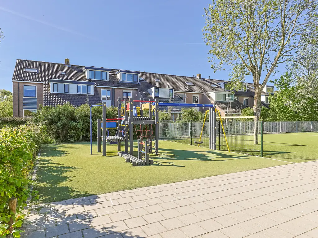 Plantsoen 29, ZEVENHOVEN