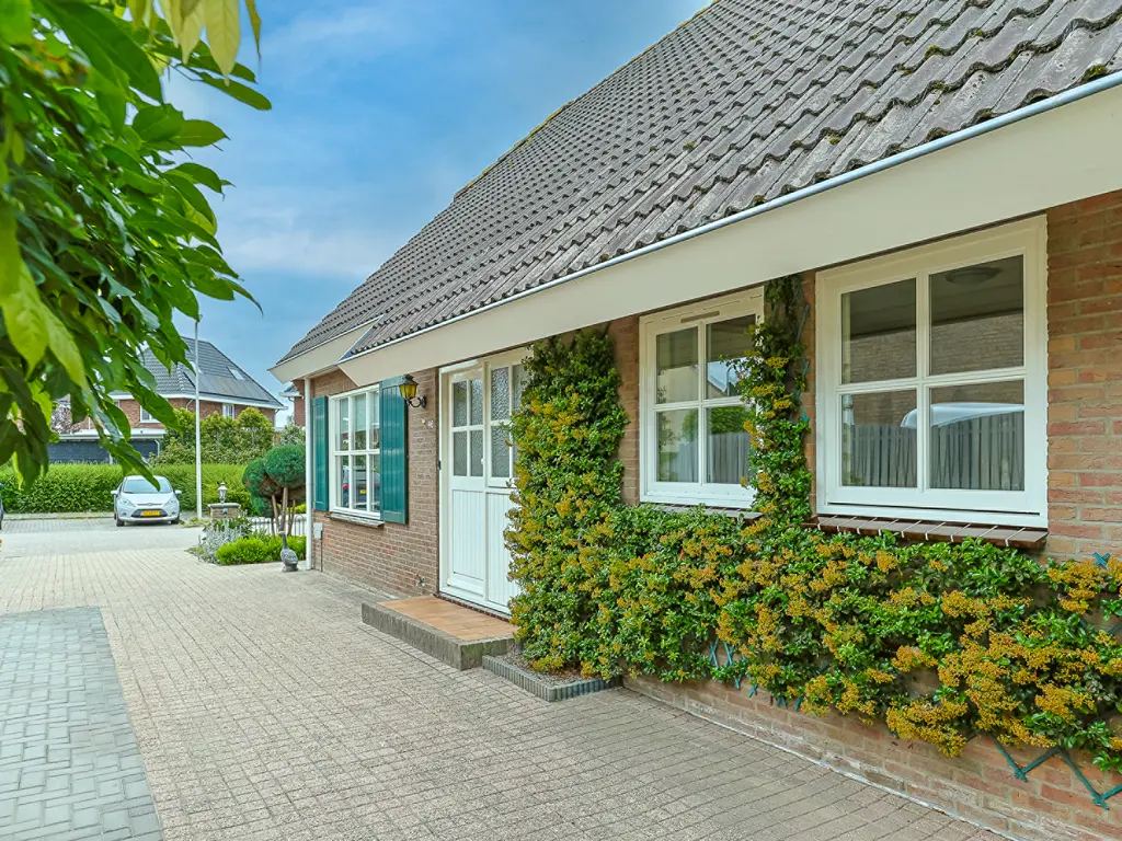 Suyderbon 46, RIJNSATERWOUDE