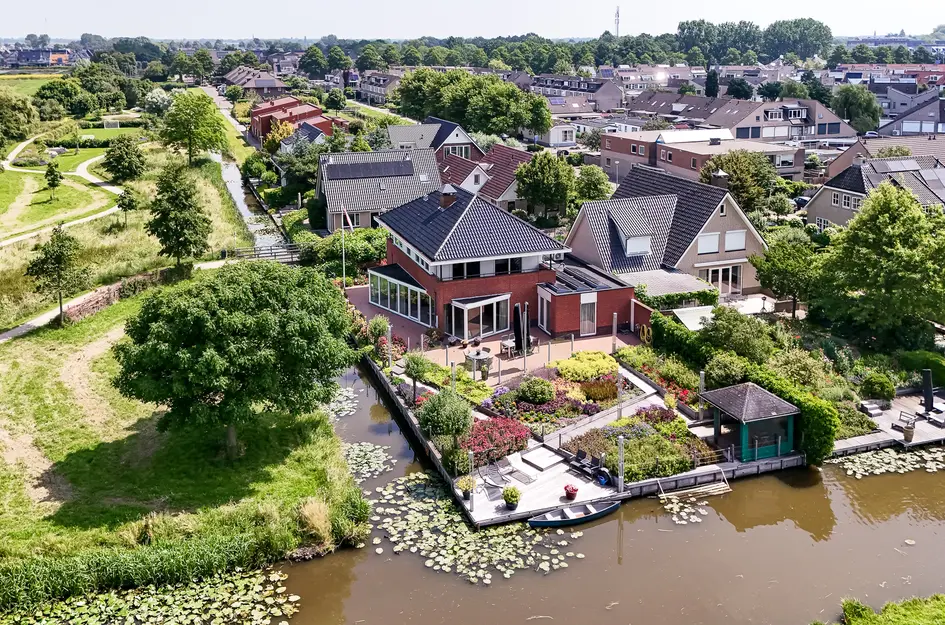 Aambeeld 13