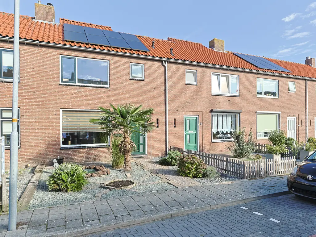 Schoterstraat 8, ZEVENHOVEN