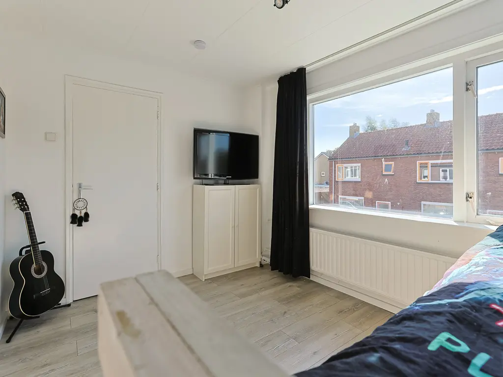 Schoterstraat 8, ZEVENHOVEN
