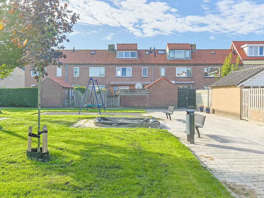 Schoterstraat 8, ZEVENHOVEN