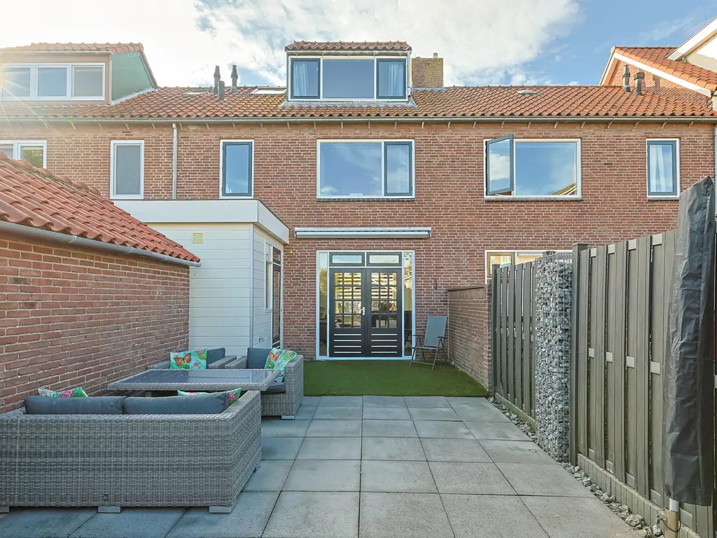 Schoterstraat 8, ZEVENHOVEN