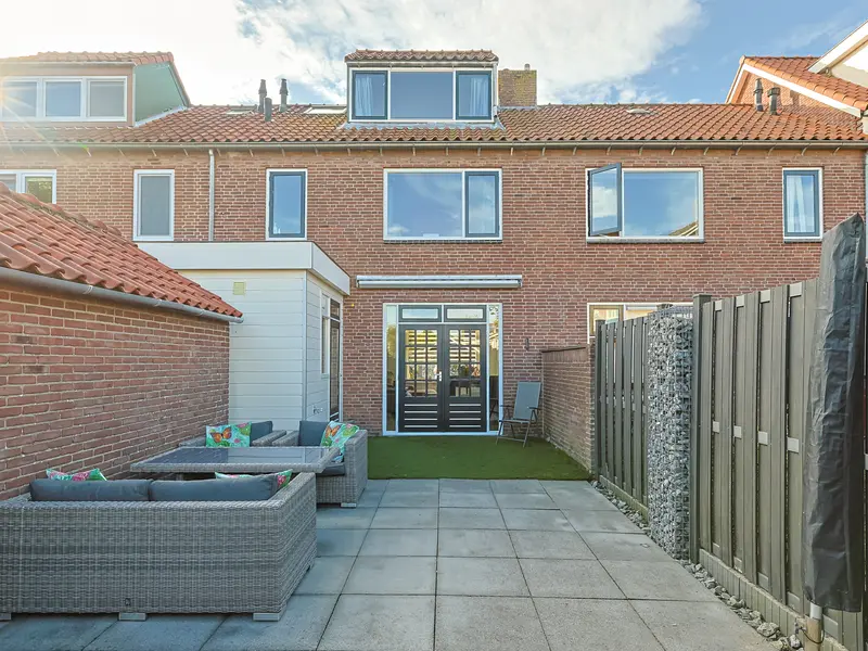 Schoterstraat 8, ZEVENHOVEN