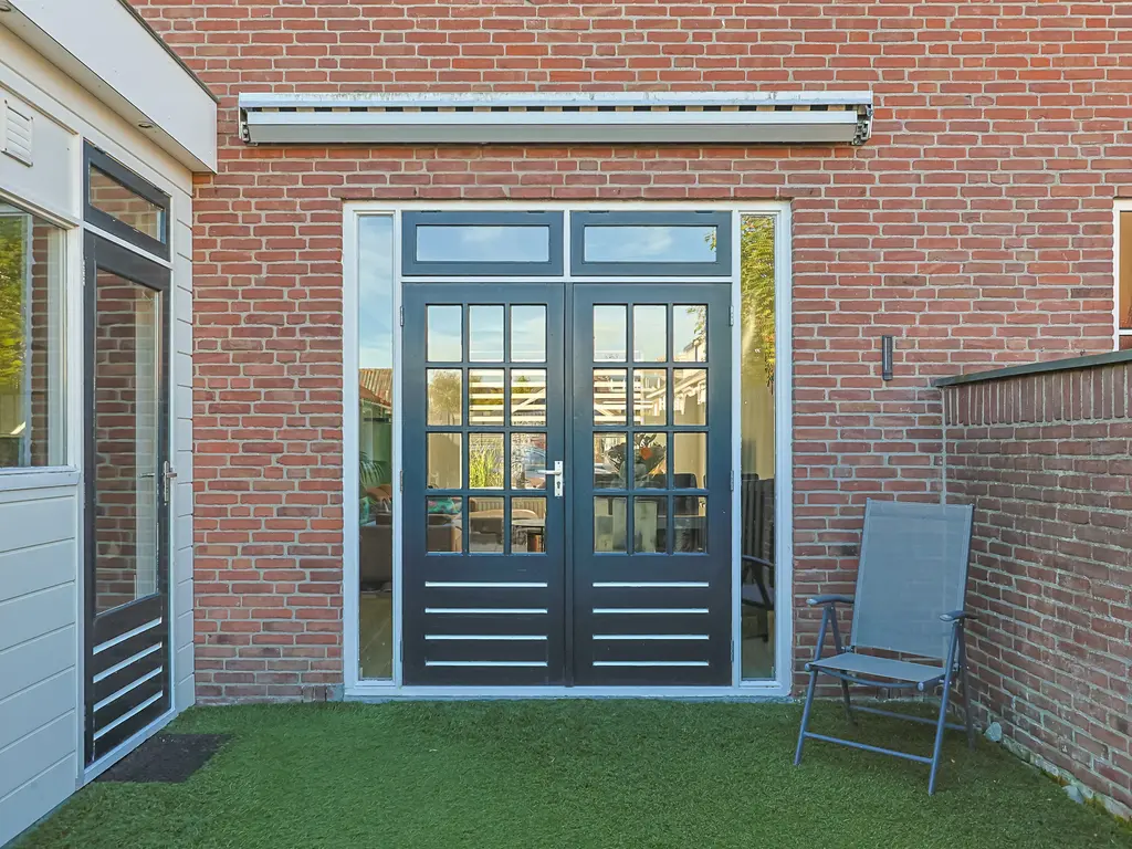 Schoterstraat 8, ZEVENHOVEN