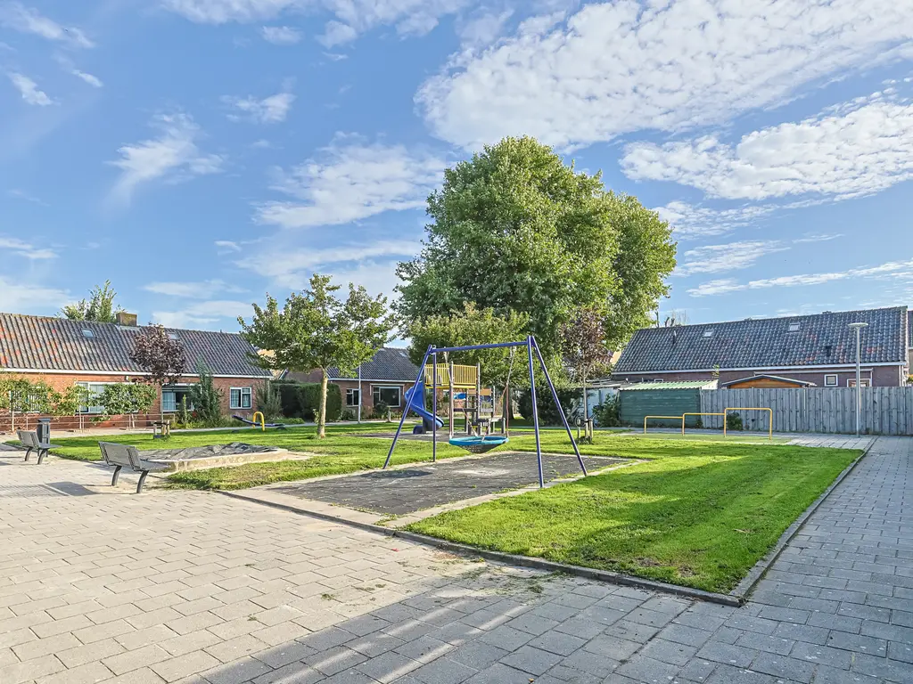 Schoterstraat 8, ZEVENHOVEN