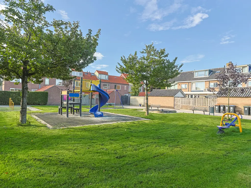 Schoterstraat 8, ZEVENHOVEN